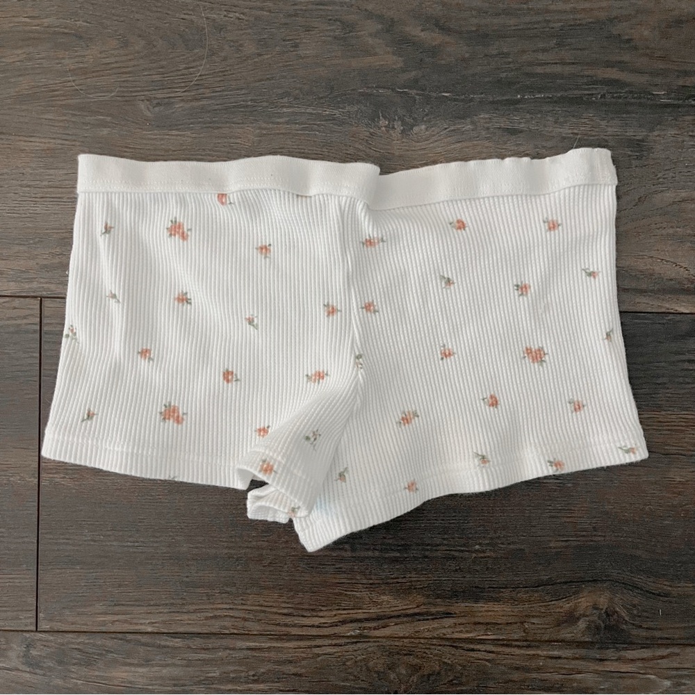 Brandy Melville White Floral Waffle Shorts - Picture 2 of 3